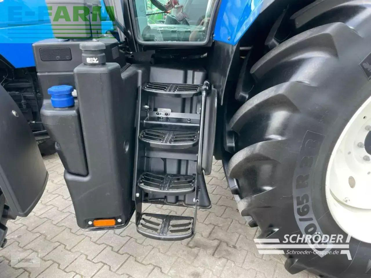 Трактор New Holland t 7.210: снимка 21