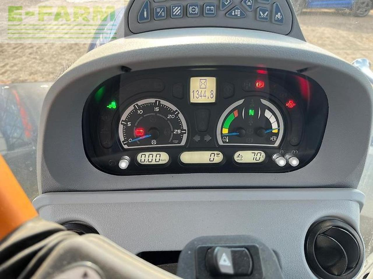 New Holland t 7.210 ac traktor stufenlos blue power auto command - Трактор: снимка 5 New Holland t 7.210 ac traktor stufenlos blue power auto command - Трактор: снимка 5