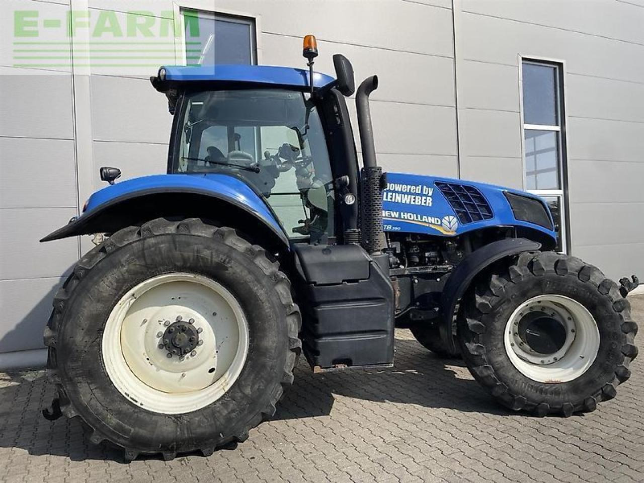 New Holland t 8.390 - Трактор: снимка 3 New Holland t 8.390 - Трактор: снимка 3
