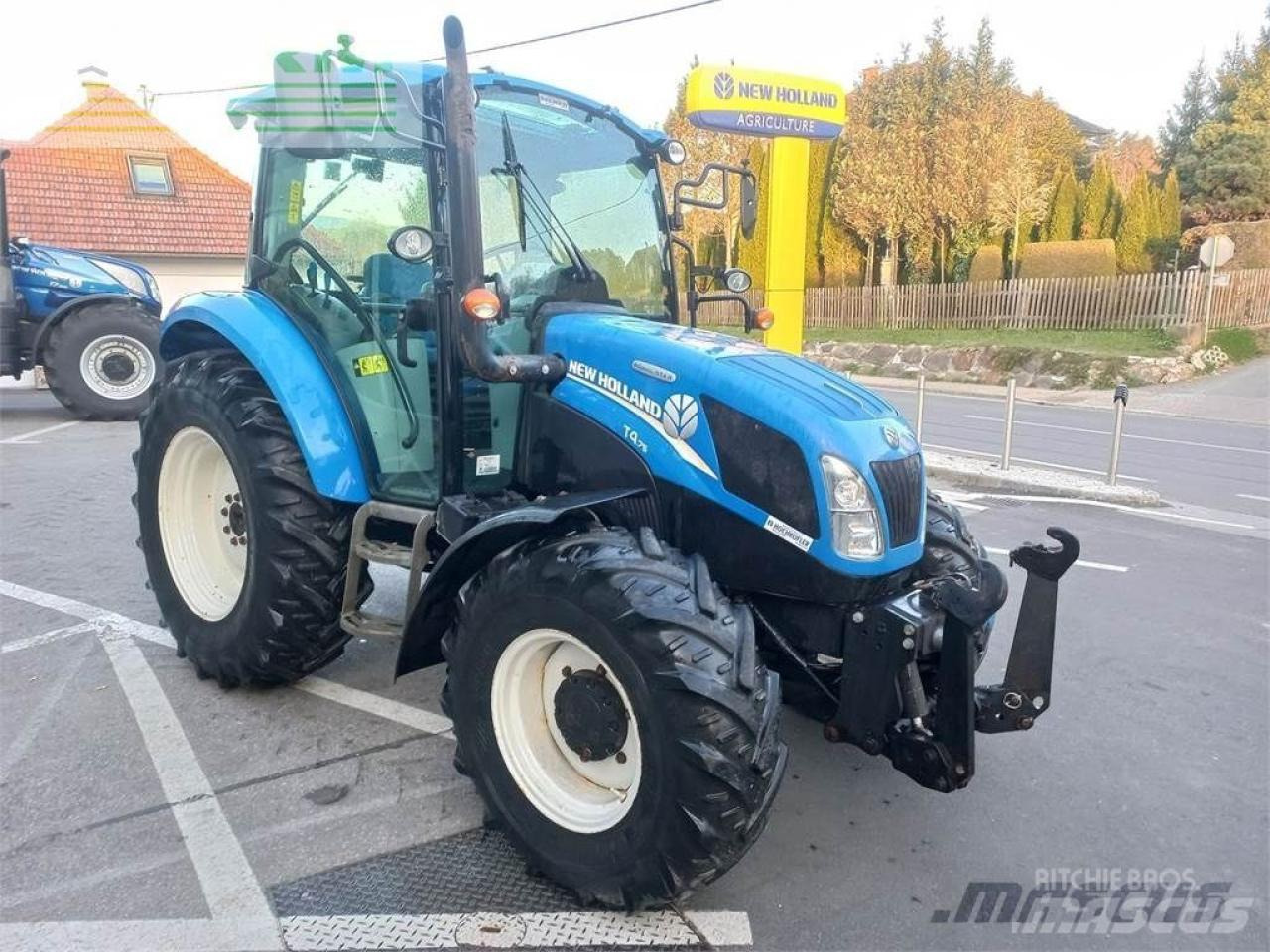 New Holland t4.75 powerstar Powerstar - Трактор: снимка 2 New Holland t4.75 powerstar Powerstar - Трактор: снимка 2