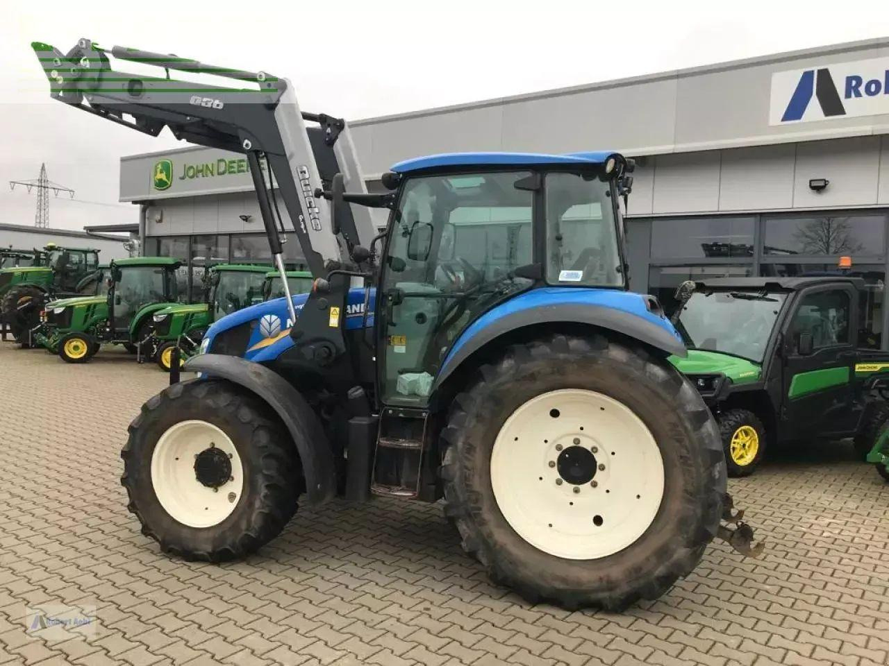 New Holland t4.85 - Трактор: снимка 3 New Holland t4.85 - Трактор: снимка 3