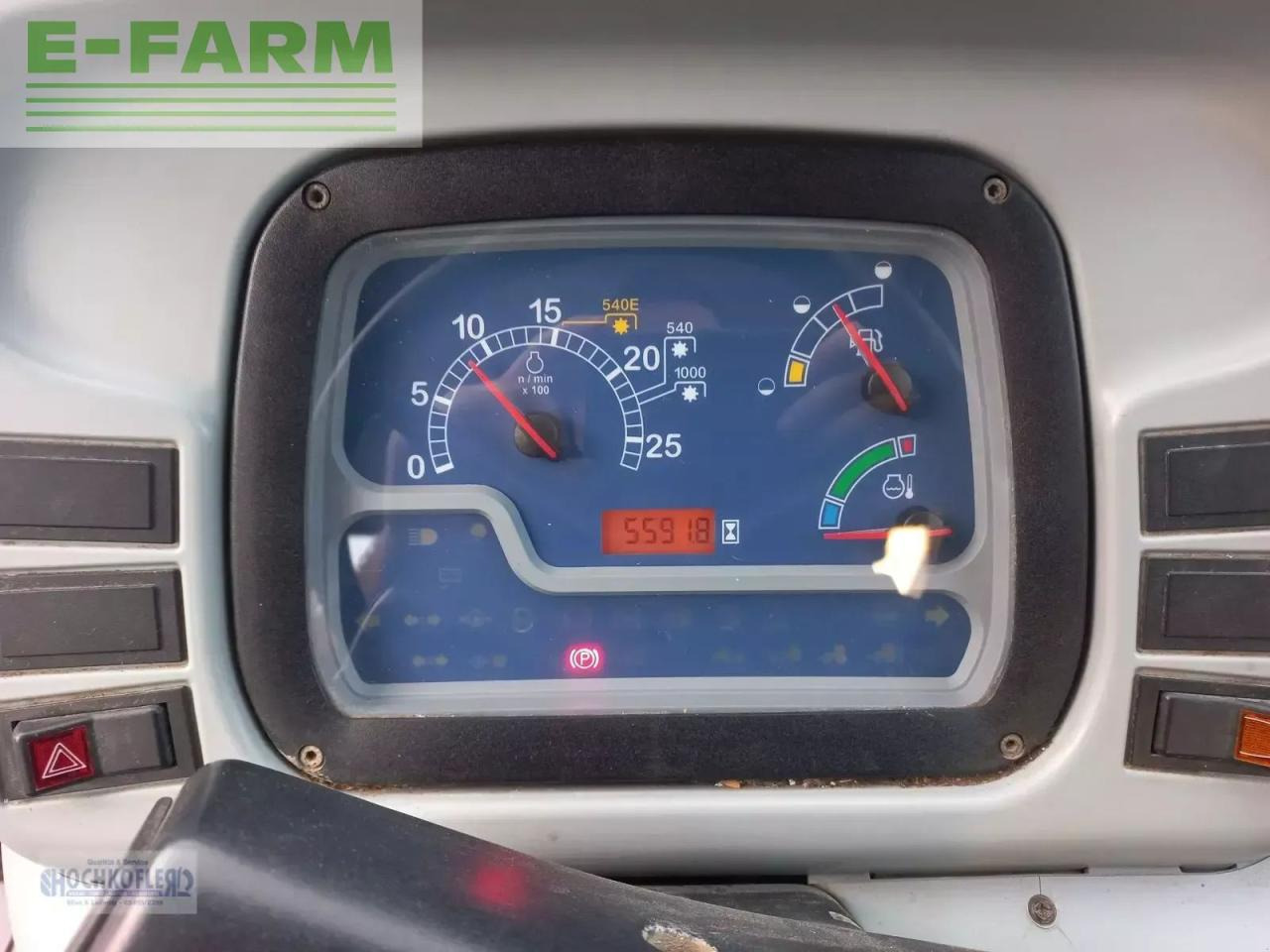 New Holland t4020 deluxe Deluxe - Трактор: снимка 5 New Holland t4020 deluxe Deluxe - Трактор: снимка 5