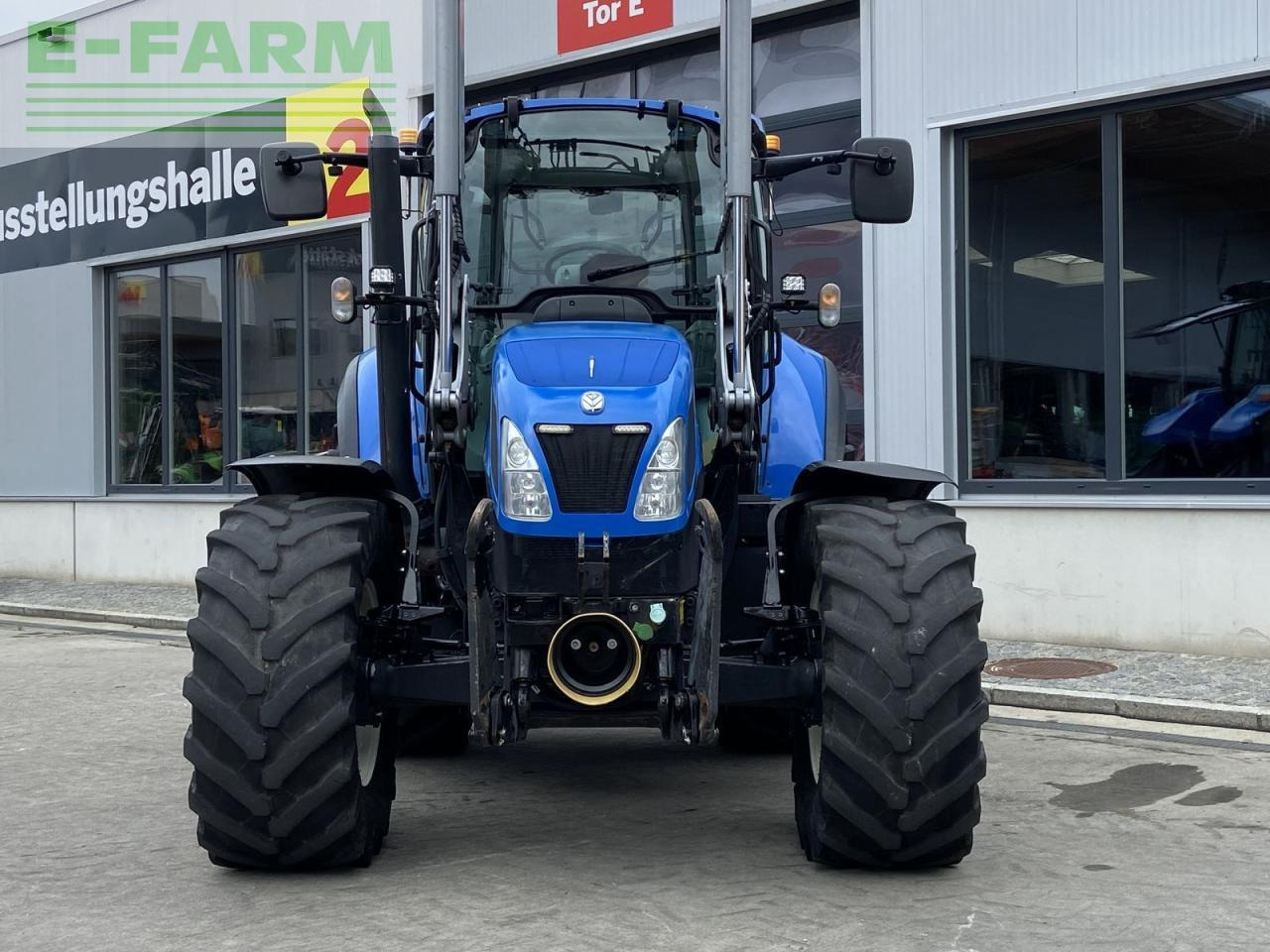 New Holland t5.105 electro command - Трактор: снимка 3 New Holland t5.105 electro command - Трактор: снимка 3