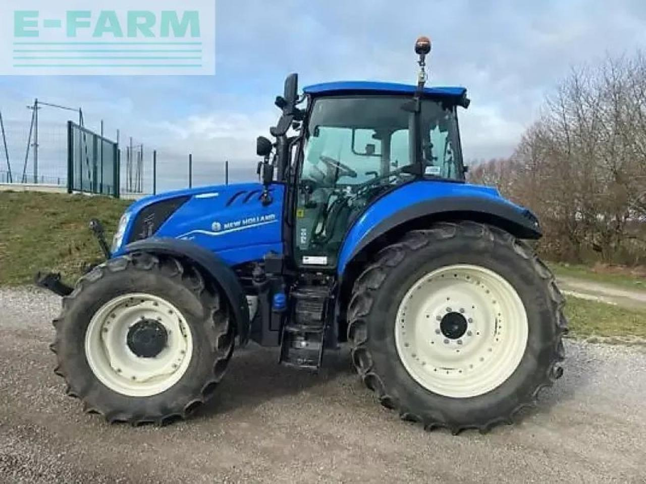 New Holland t5.120 electro command - Трактор: снимка 4 New Holland t5.120 electro command - Трактор: снимка 4