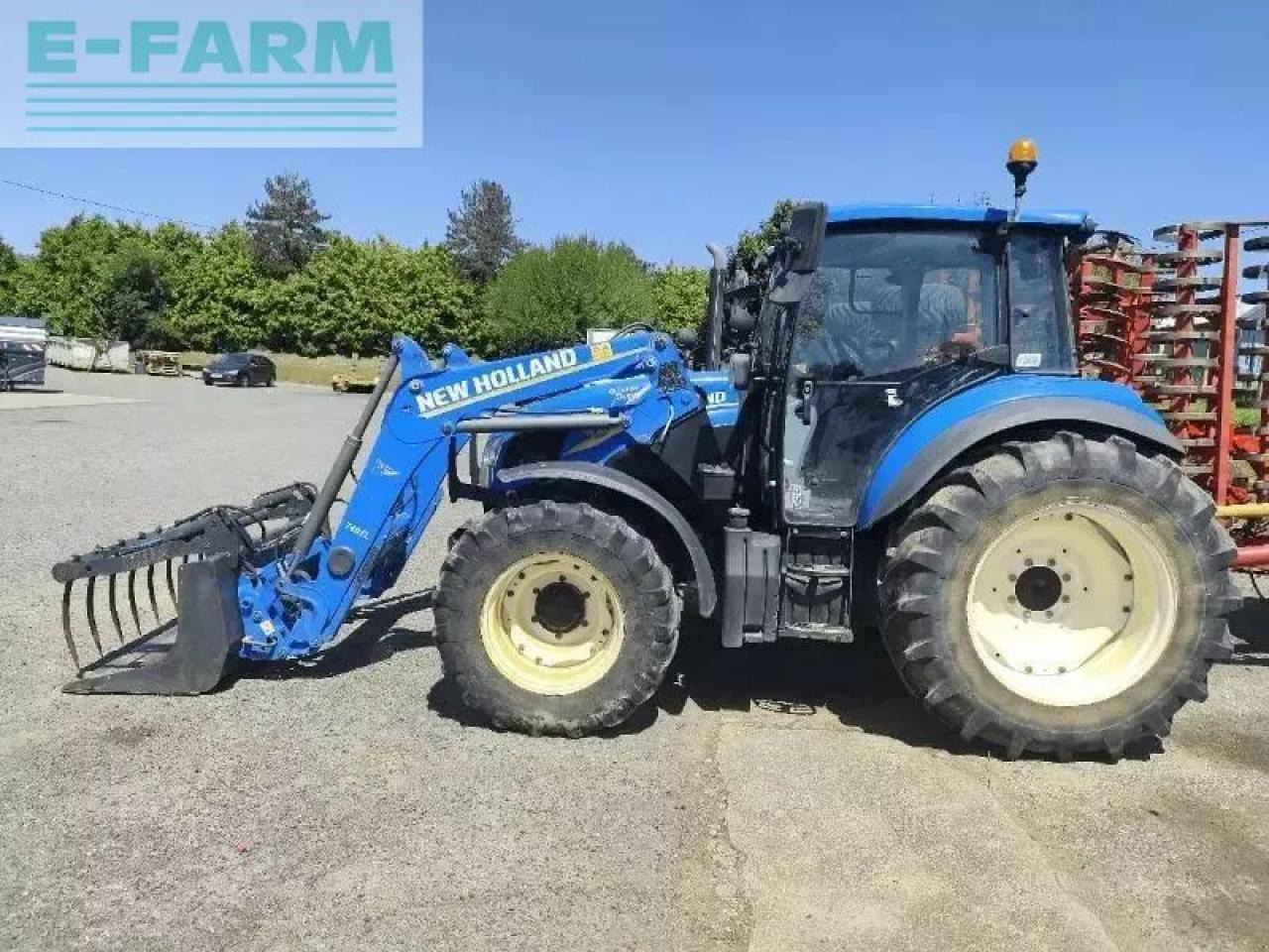 New Holland t5.95 - Трактор: снимка 2 New Holland t5.95 - Трактор: снимка 2