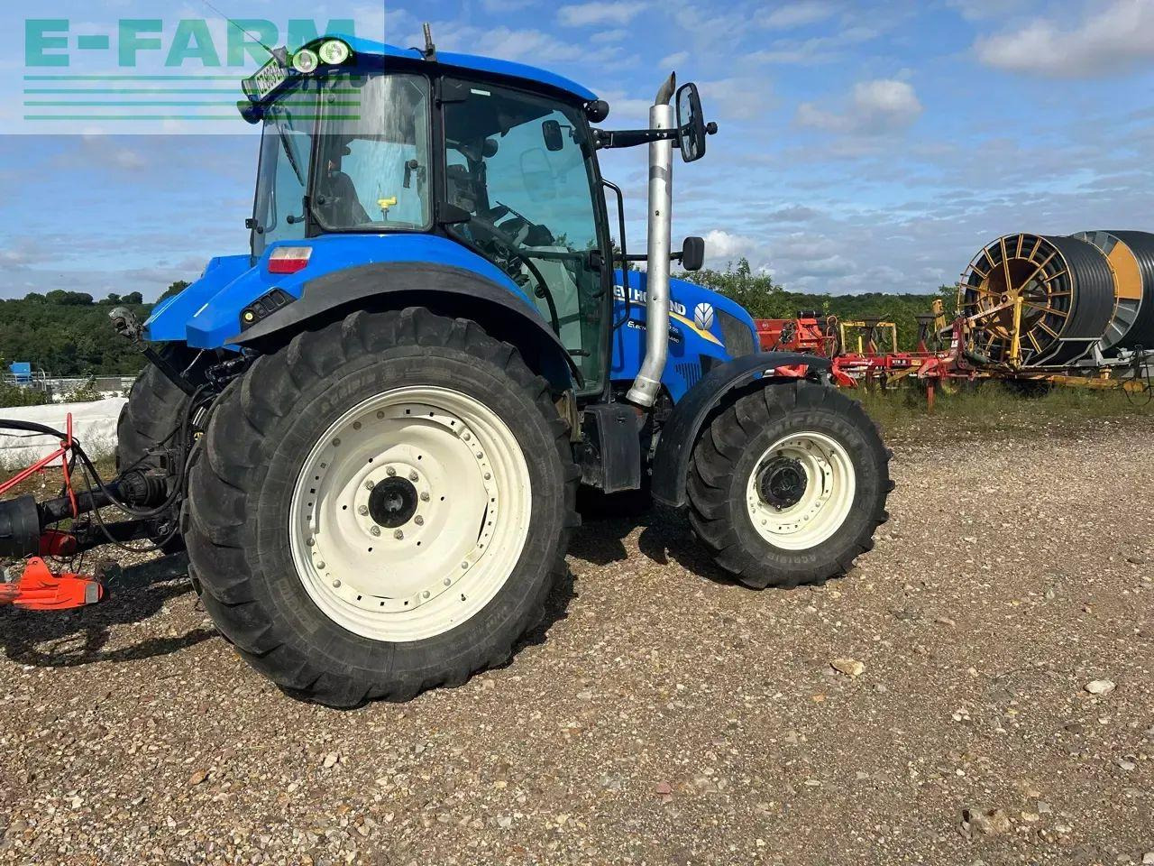 New Holland t5.95 - Трактор: снимка 3 New Holland t5.95 - Трактор: снимка 3