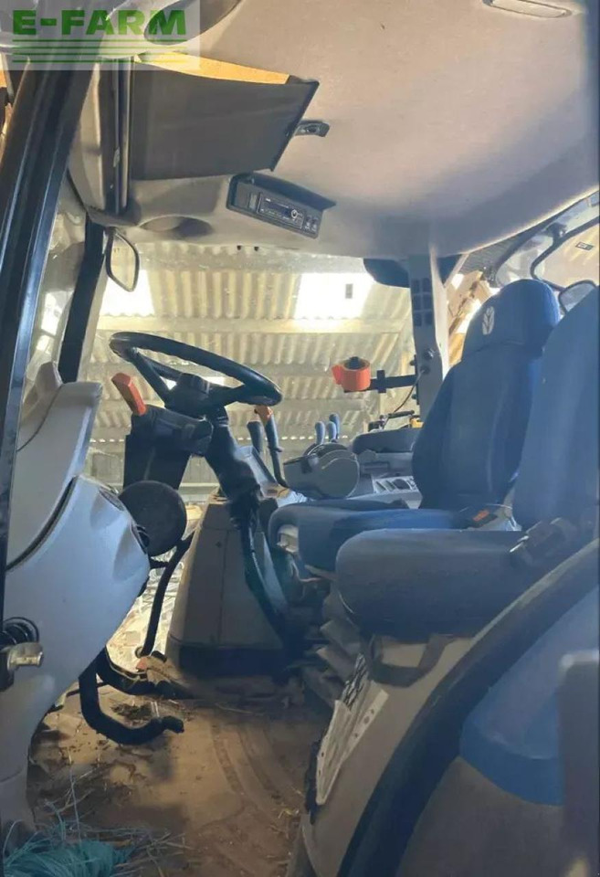 New Holland t6.125 electrocommand t4b - Трактор: снимка 5 New Holland t6.125 electrocommand t4b - Трактор: снимка 5