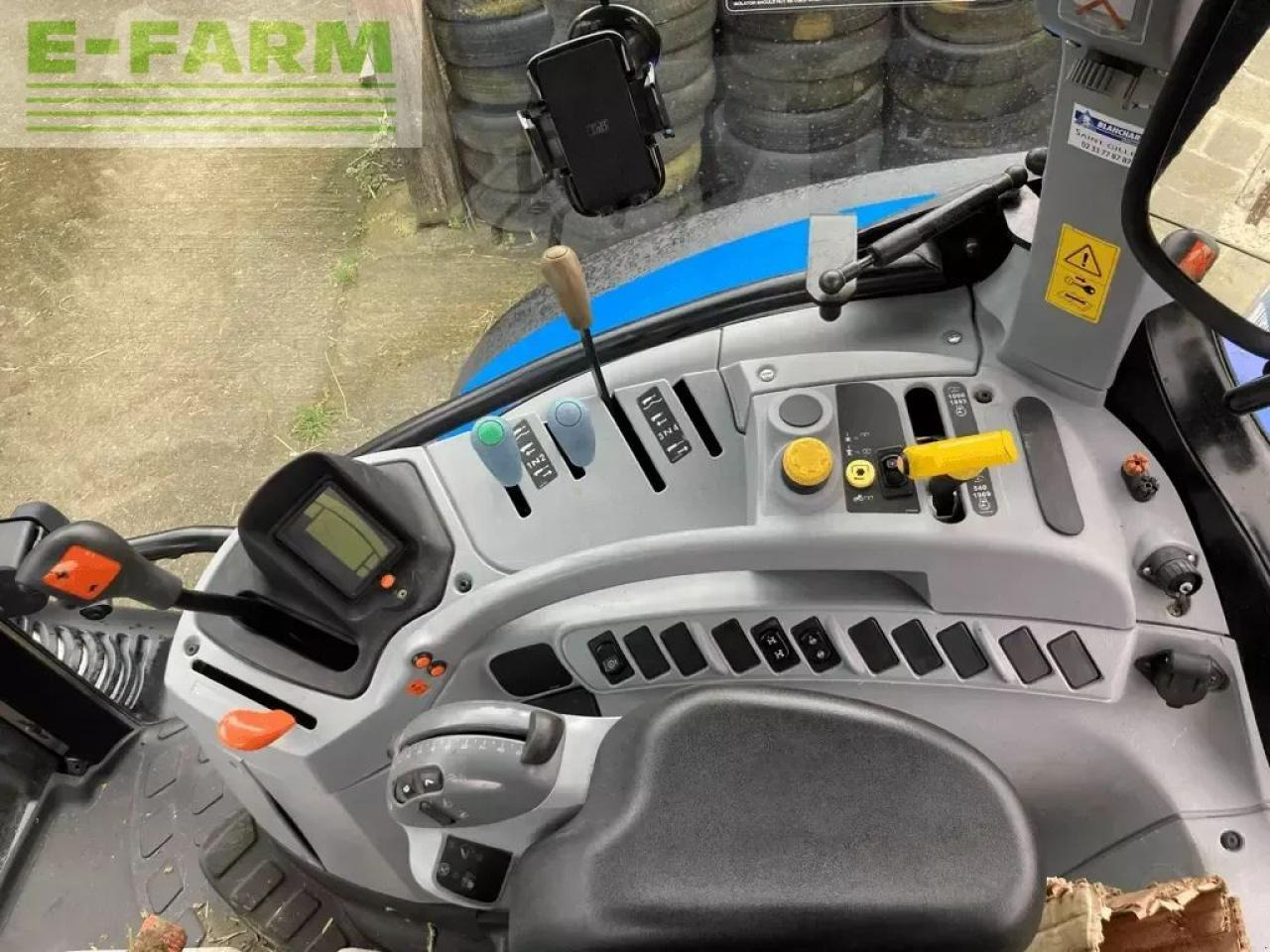 New Holland t6.155 electro command - Трактор: снимка 5 New Holland t6.155 electro command - Трактор: снимка 5