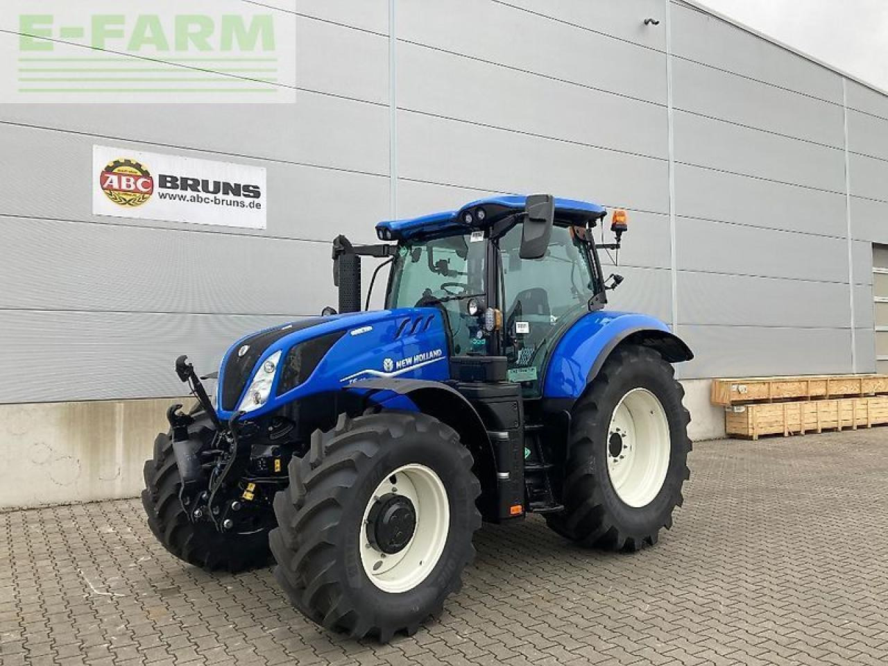 New Holland t6.180 dc methane power Methane Power - Трактор: снимка 1 New Holland t6.180 dc methane power Methane Power - Трактор: снимка 1