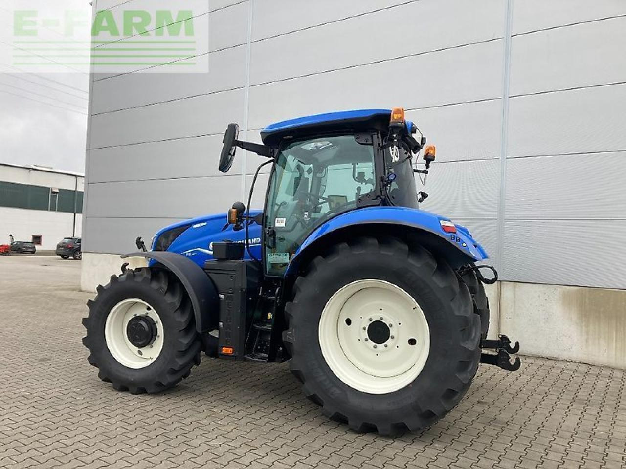 New Holland t6.180 dc methane power Methane Power - Трактор: снимка 3 New Holland t6.180 dc methane power Methane Power - Трактор: снимка 3