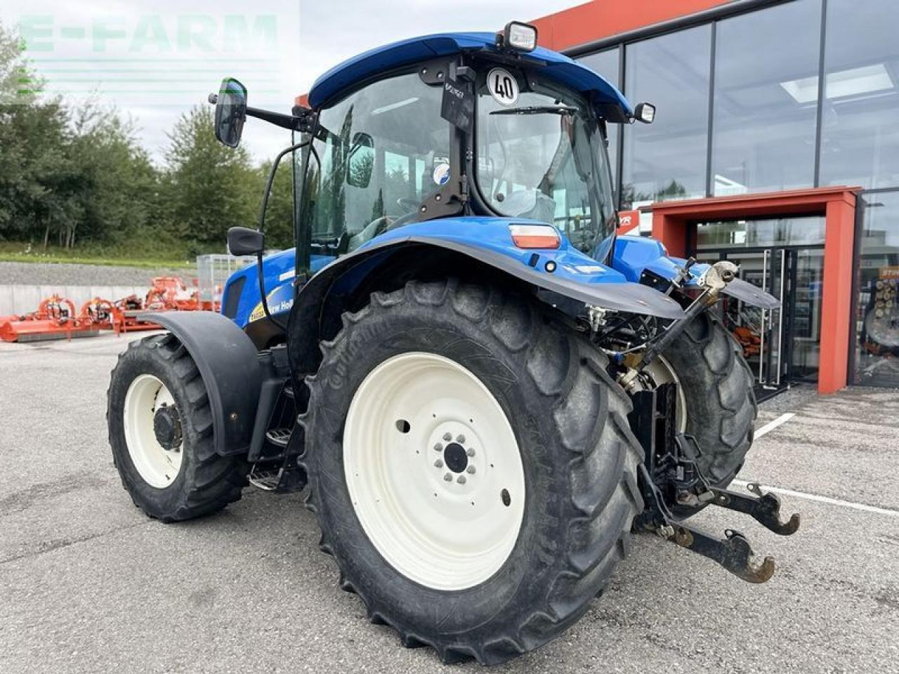 New Holland t6020 delta Delta - Трактор: снимка 4 New Holland t6020 delta Delta - Трактор: снимка 4