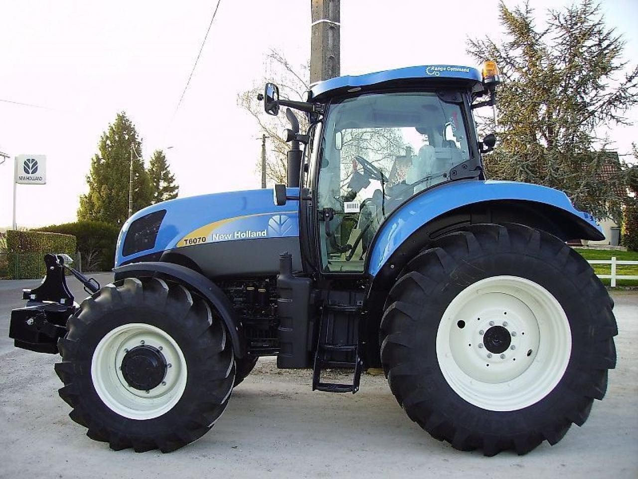 New Holland t6070 range & power command - Трактор: снимка 1 New Holland t6070 range & power command - Трактор: снимка 1