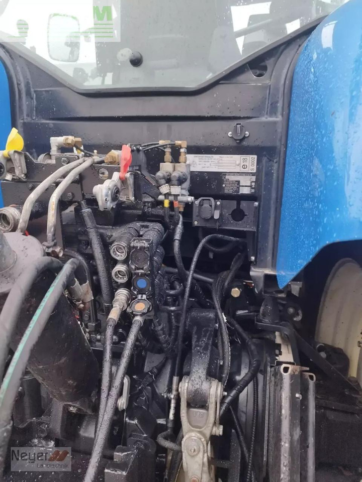 Трактор New Holland t6090 powercommand: снимка 6