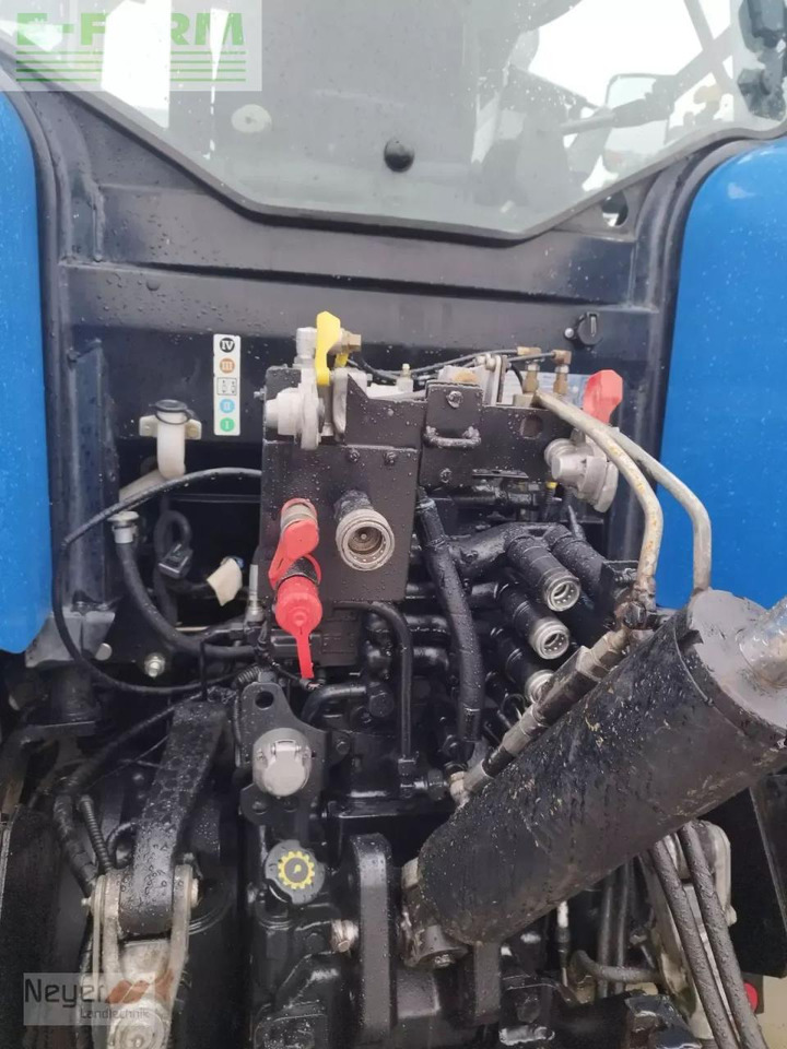 Трактор New Holland t6090 powercommand: снимка 7
