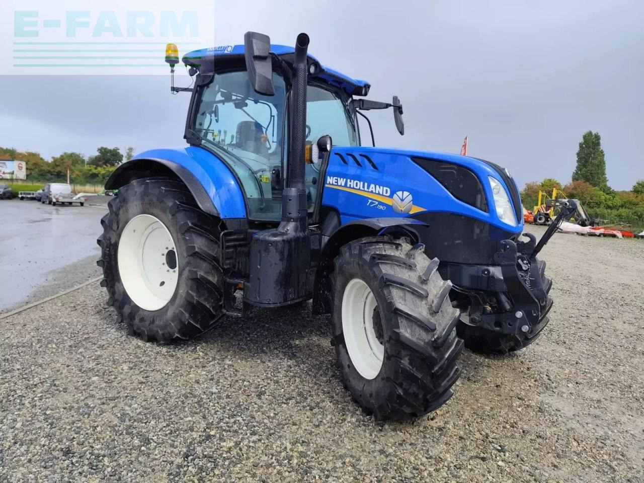 New Holland t7 190 pc - Трактор: снимка 4 New Holland t7 190 pc - Трактор: снимка 4