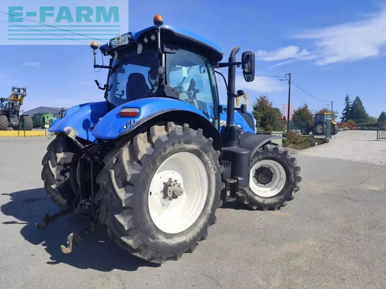 New Holland t7 190 pc - Трактор: снимка 2 New Holland t7 190 pc - Трактор: снимка 2