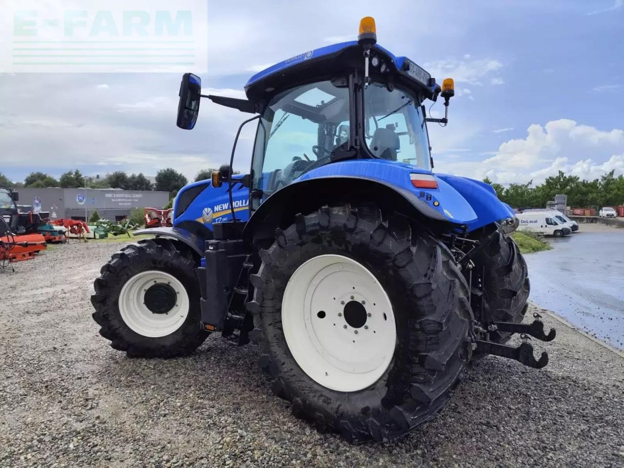 New Holland t7 190 pc - Трактор: снимка 2 New Holland t7 190 pc - Трактор: снимка 2