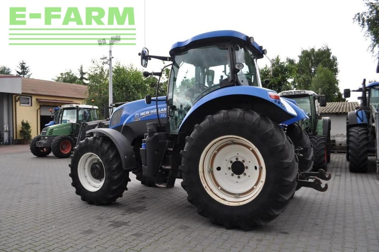 Трактор New Holland t7.200 rangecommand / price with tax /: снимка 8