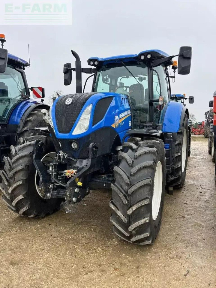 New Holland t7.210 classic - Трактор: снимка 2 New Holland t7.210 classic - Трактор: снимка 2