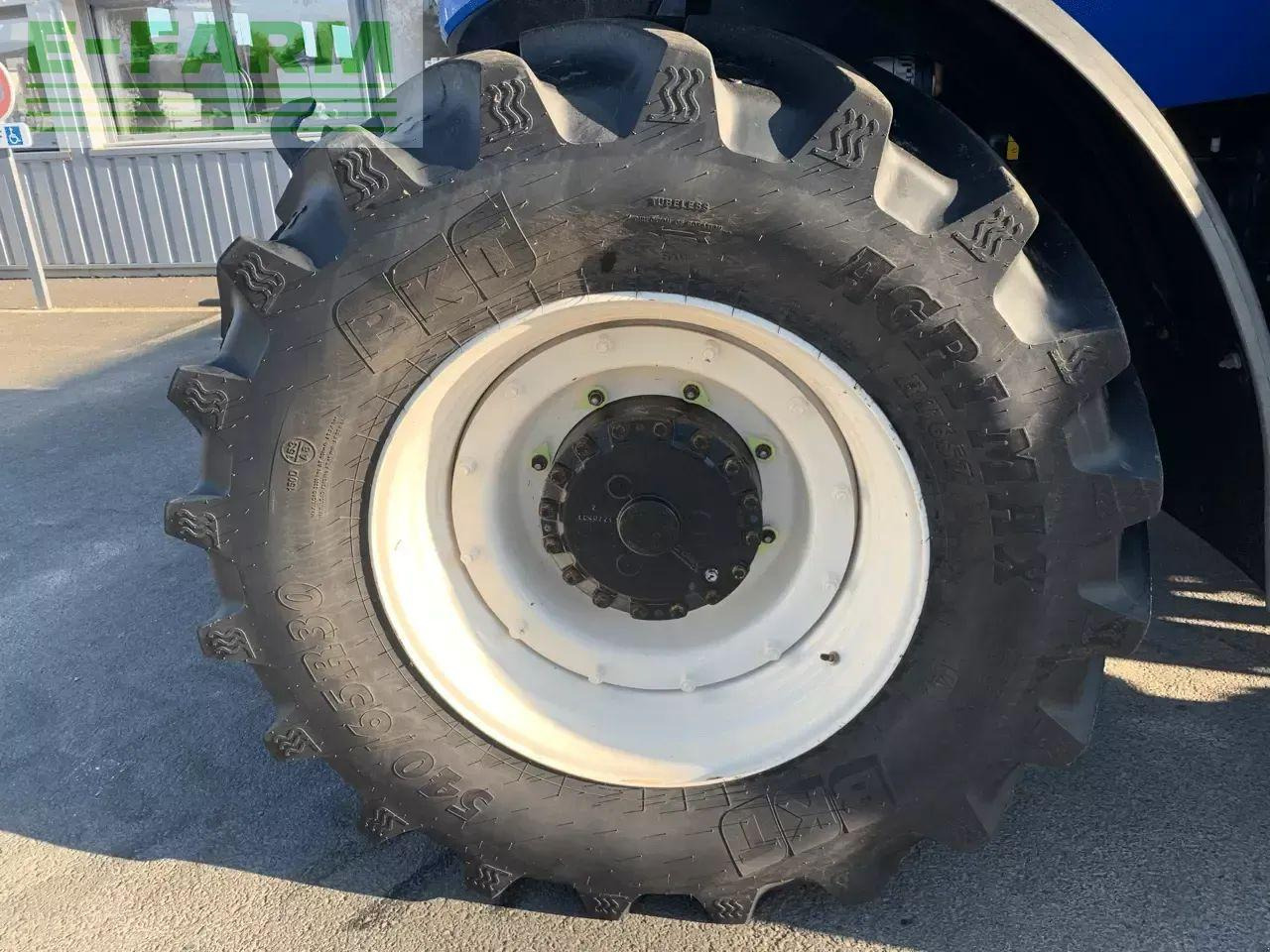New Holland t7.215s pc s5 S - Трактор: снимка 2 New Holland t7.215s pc s5 S - Трактор: снимка 2