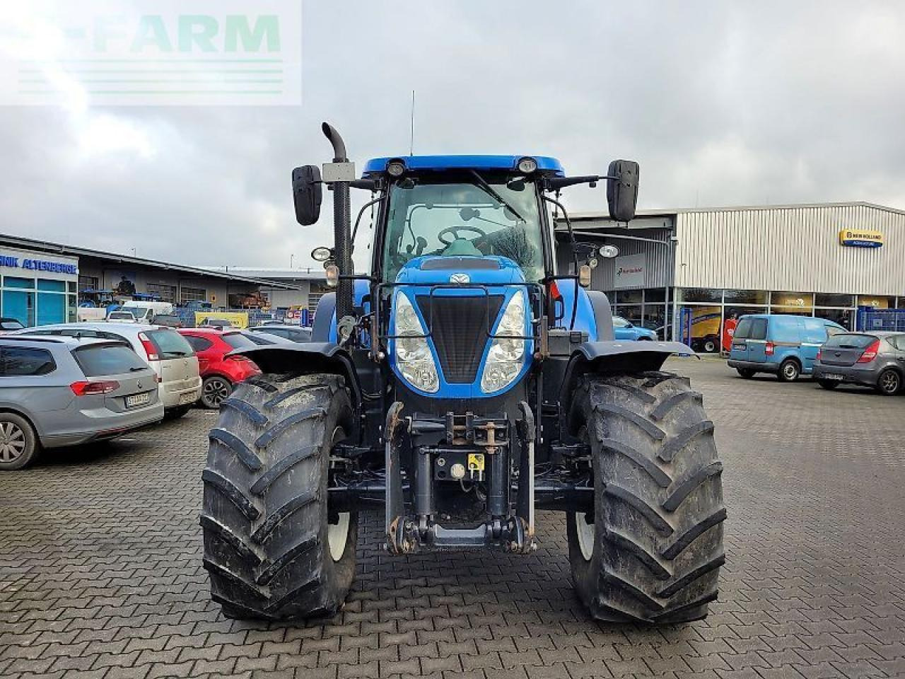New Holland t7.220 ac - Трактор: снимка 2 New Holland t7.220 ac - Трактор: снимка 2