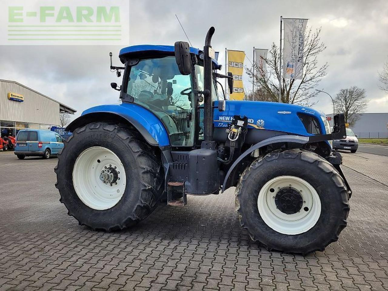 New Holland t7.220 ac - Трактор: снимка 3 New Holland t7.220 ac - Трактор: снимка 3