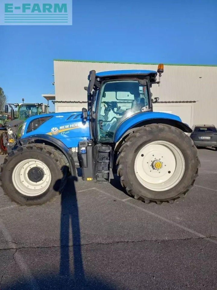 New Holland t7.225 - Трактор: снимка 5 New Holland t7.225 - Трактор: снимка 5