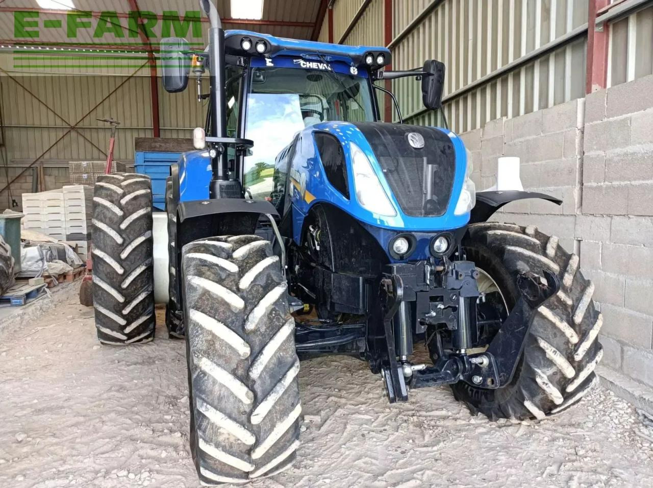 New Holland t7.230 - Трактор: снимка 1 New Holland t7.230 - Трактор: снимка 1