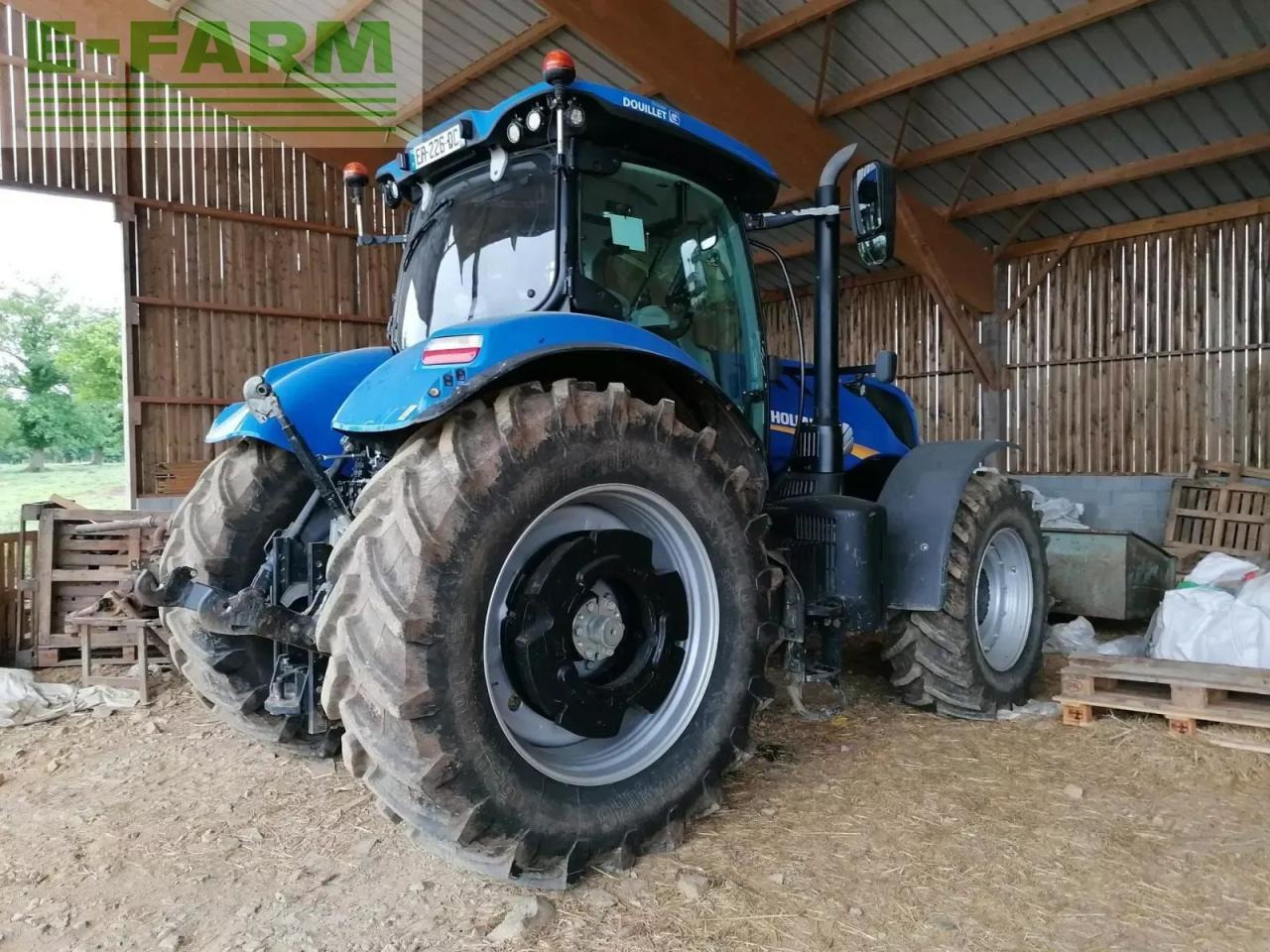 New Holland t7 230 ac - Трактор: снимка 2 New Holland t7 230 ac - Трактор: снимка 2