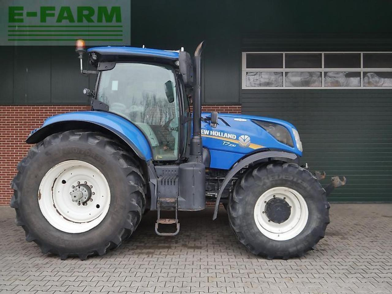 New Holland t7.230 autocommand - Трактор: снимка 4 New Holland t7.230 autocommand - Трактор: снимка 4