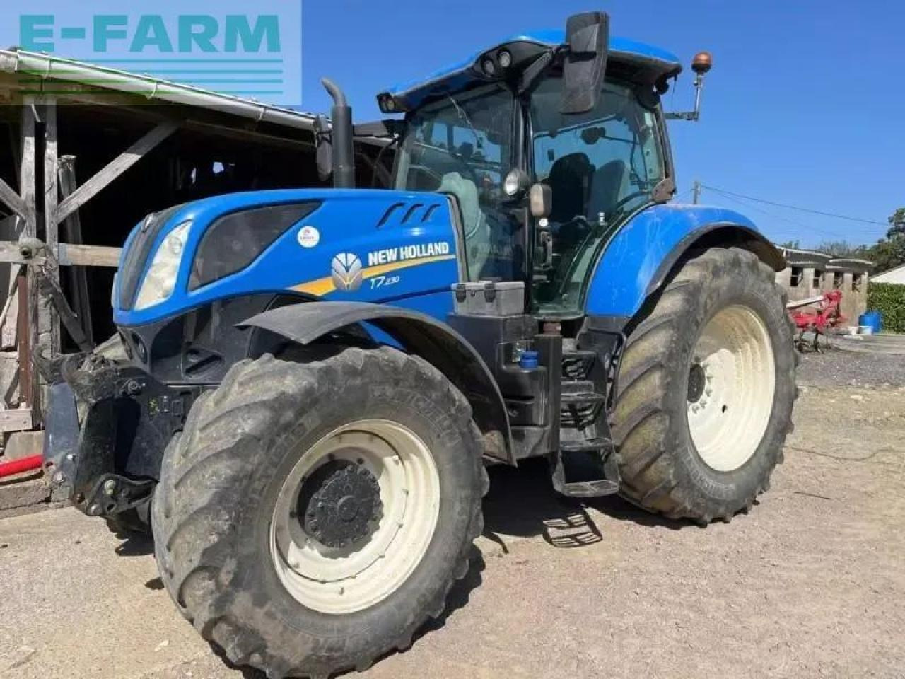 New Holland t7-230pc - Трактор: снимка 2 New Holland t7-230pc - Трактор: снимка 2