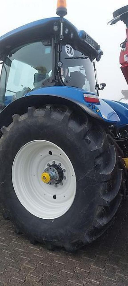 New Holland t7.245 ac - Трактор: снимка 2 New Holland t7.245 ac - Трактор: снимка 2