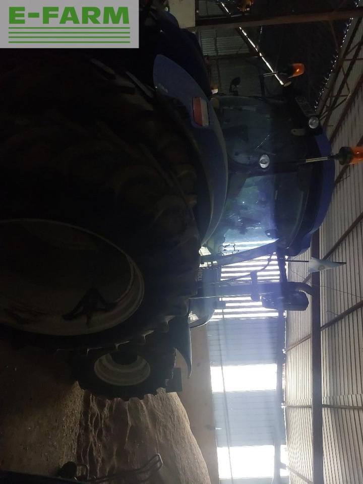 New Holland t7.250 - Трактор: снимка 3 New Holland t7.250 - Трактор: снимка 3