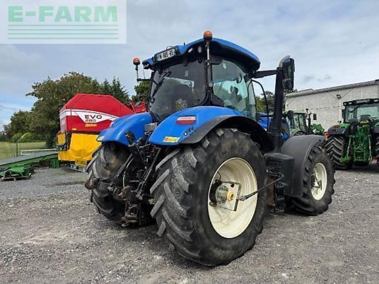New Holland t7.270 ac - Трактор: снимка 4 New Holland t7.270 ac - Трактор: снимка 4