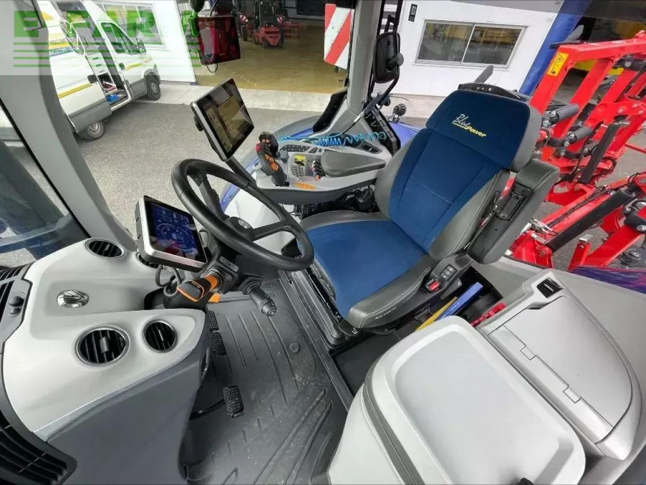 Трактор New Holland t7.315 hd plmi HD: снимка 7