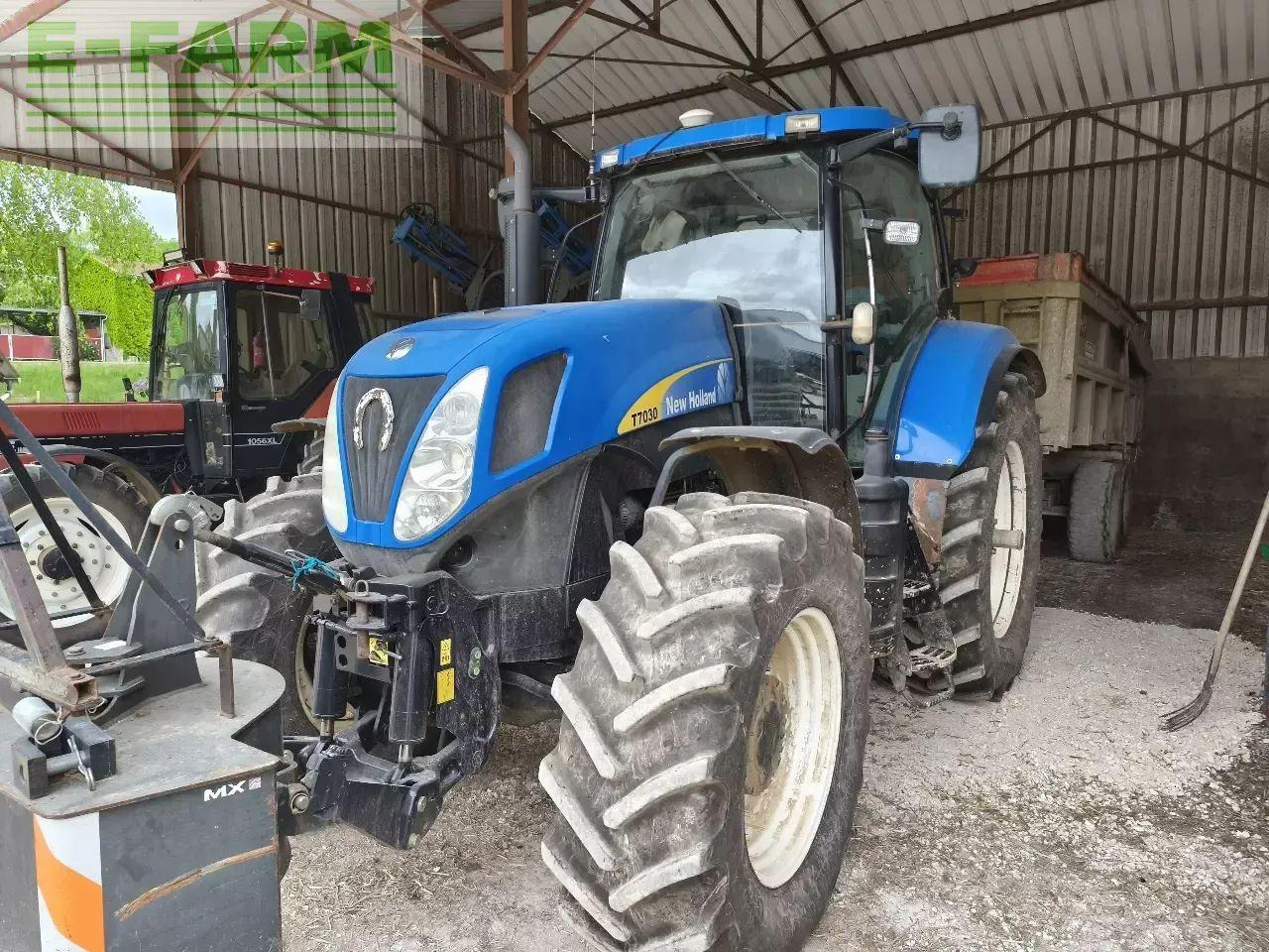 New Holland t7030 - Трактор: снимка 1 New Holland t7030 - Трактор: снимка 1