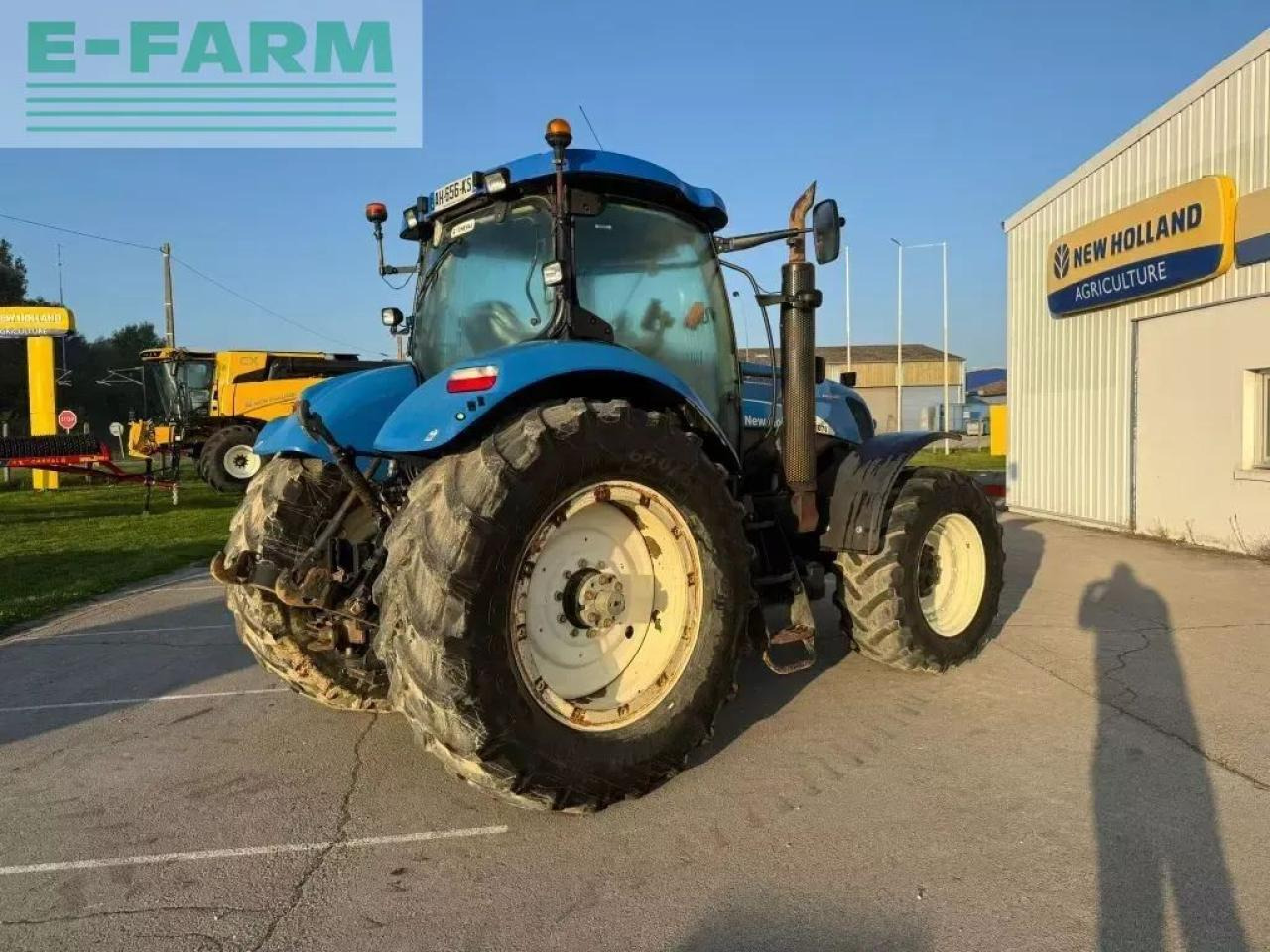 New Holland t7070 6.7l - Трактор: снимка 3 New Holland t7070 6.7l - Трактор: снимка 3