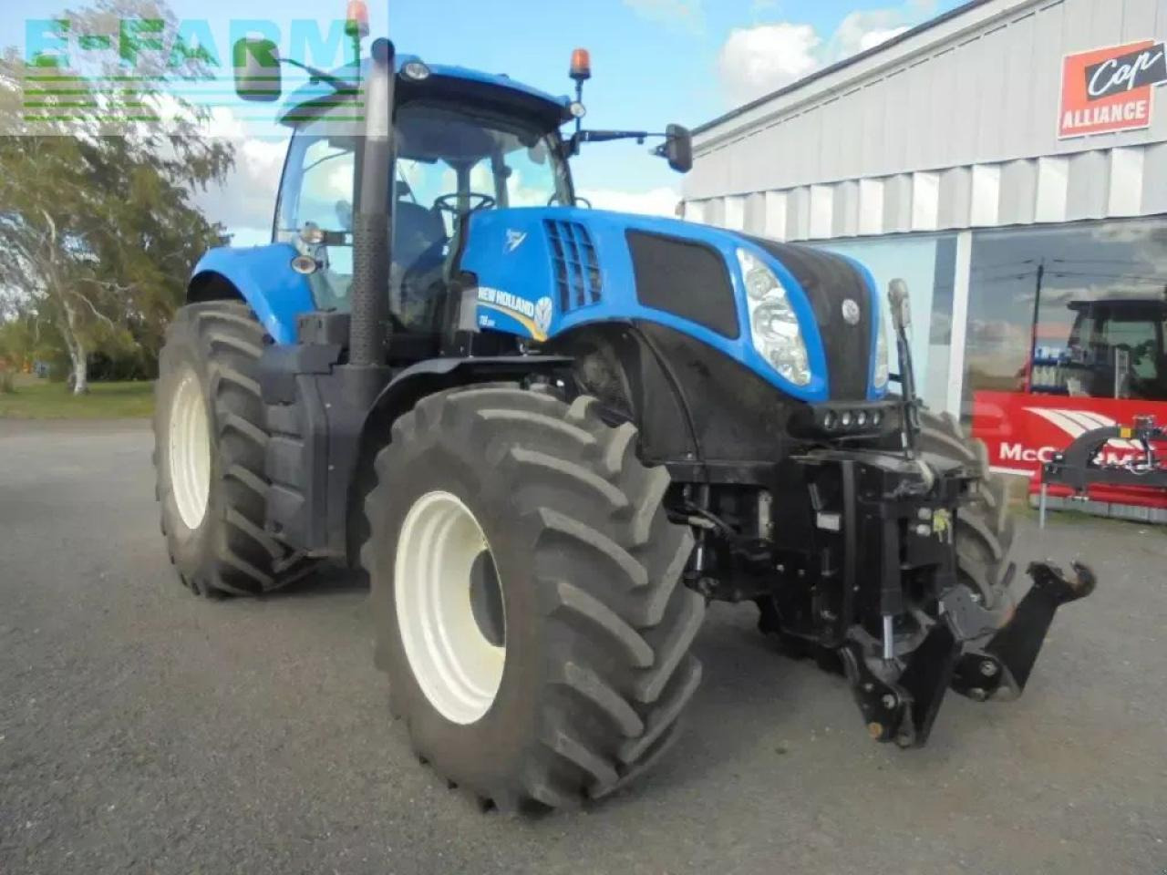 New Holland t8.330 - Трактор: снимка 2 New Holland t8.330 - Трактор: снимка 2