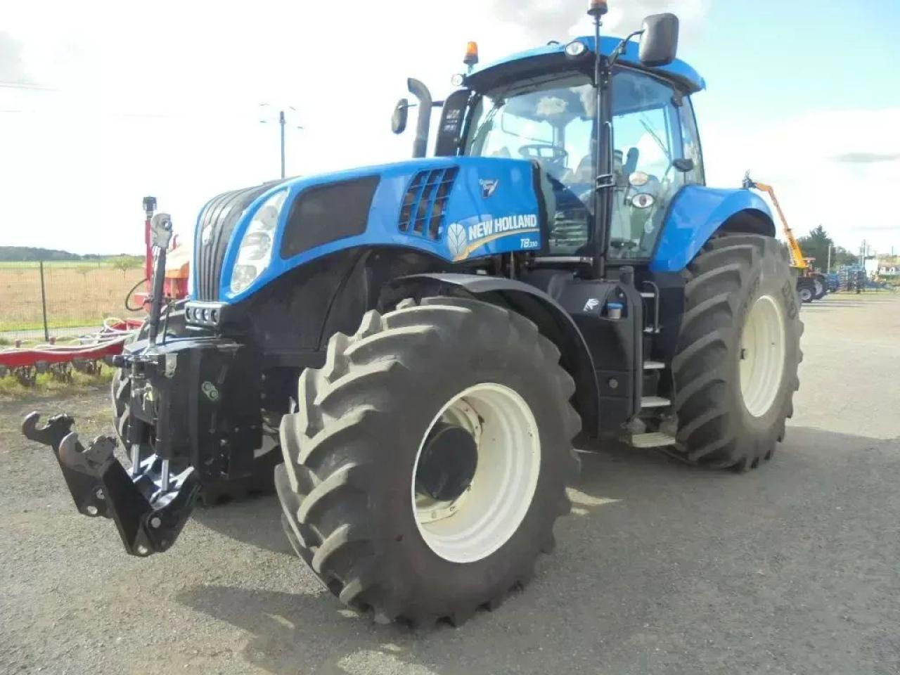 New Holland t8.330 - Трактор: снимка 3 New Holland t8.330 - Трактор: снимка 3