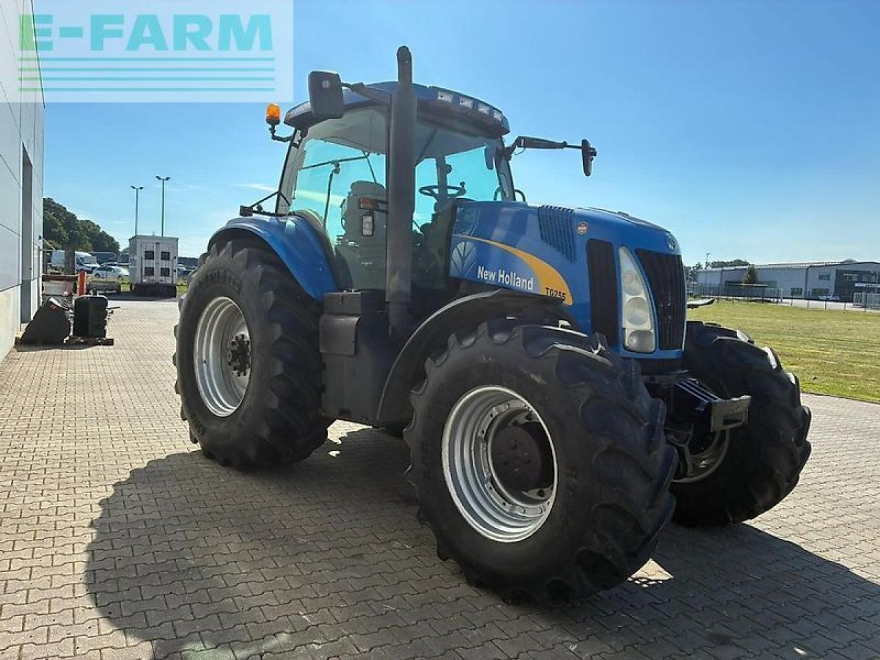 New Holland tg 255 - Трактор: снимка 4 New Holland tg 255 - Трактор: снимка 4