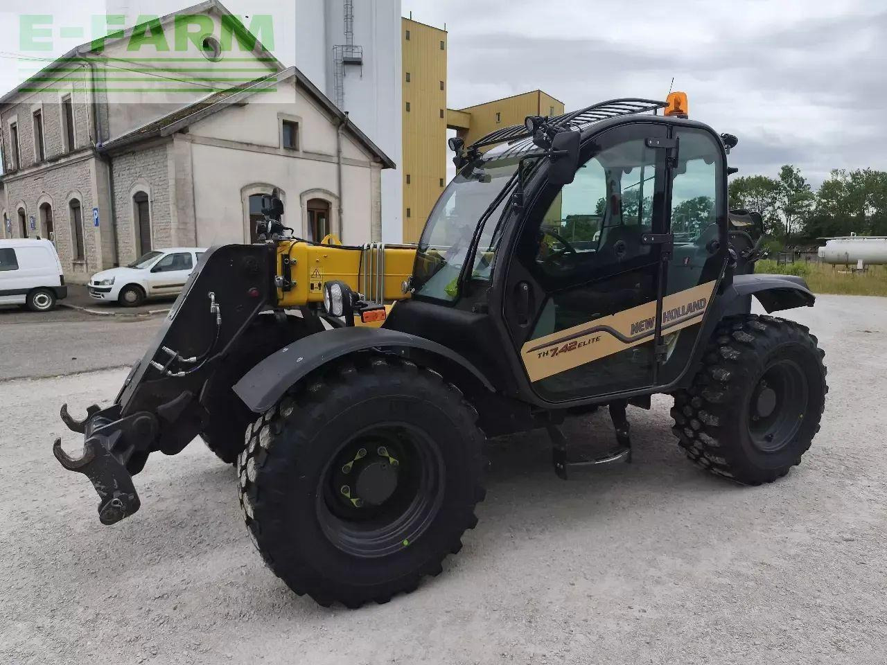 New Holland th 7.42 elite - Телескопичен товарач: снимка 1 New Holland th 7.42 elite - Телескопичен товарач: снимка 1