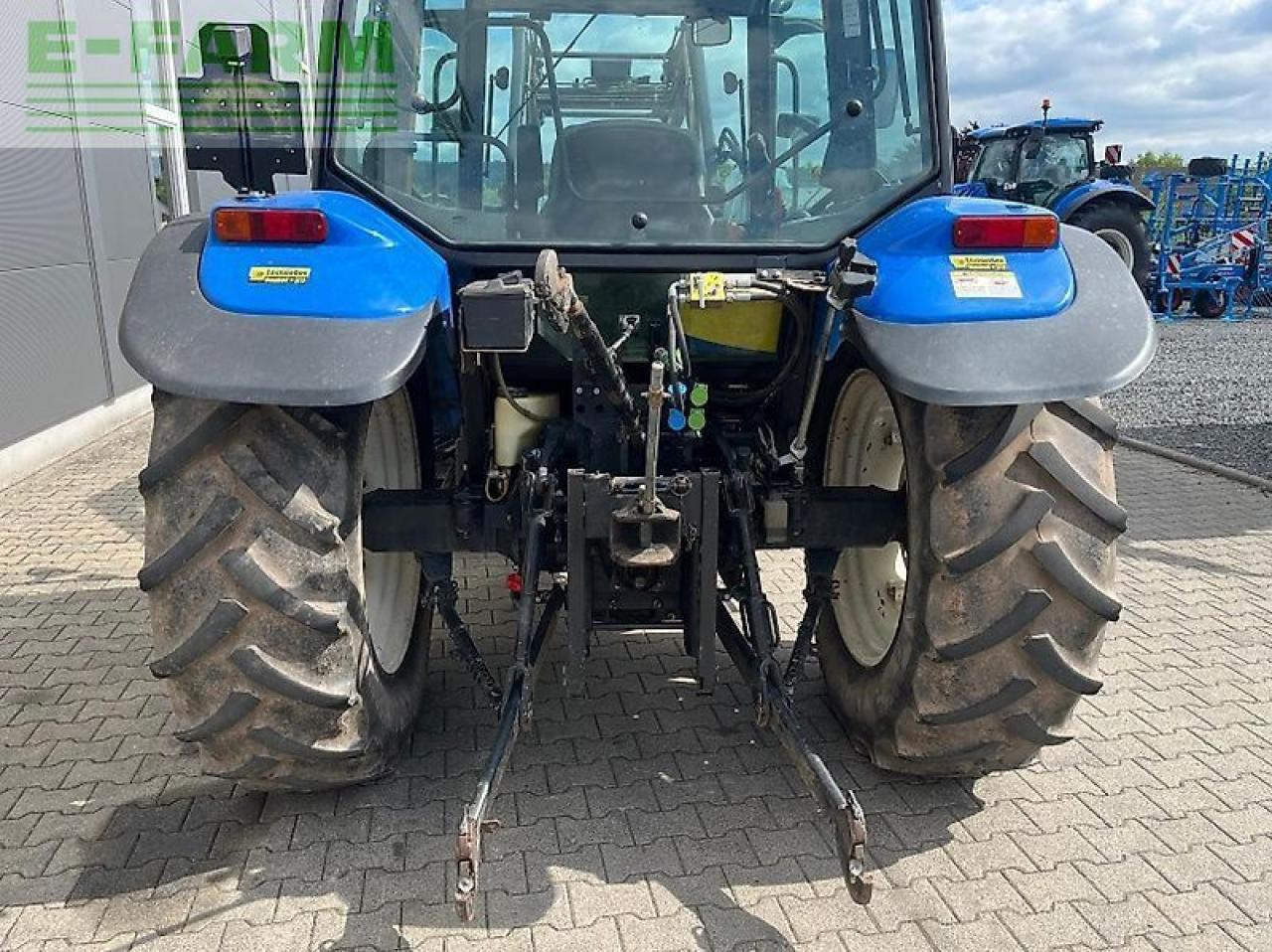 New Holland tl 90 a A - Трактор: снимка 5 New Holland tl 90 a A - Трактор: снимка 5