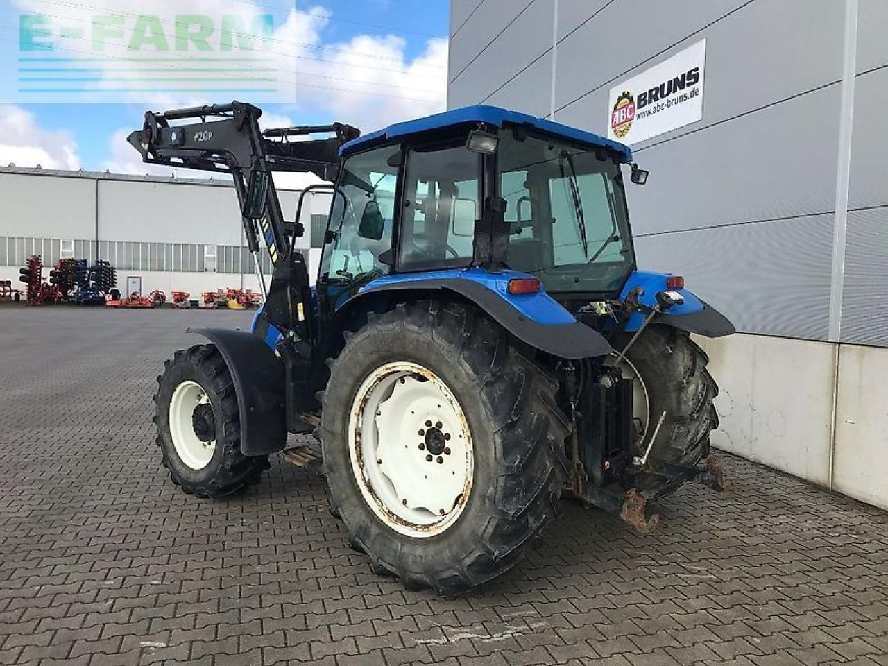 New Holland tl 90 a dt A - Трактор: снимка 4 New Holland tl 90 a dt A - Трактор: снимка 4
