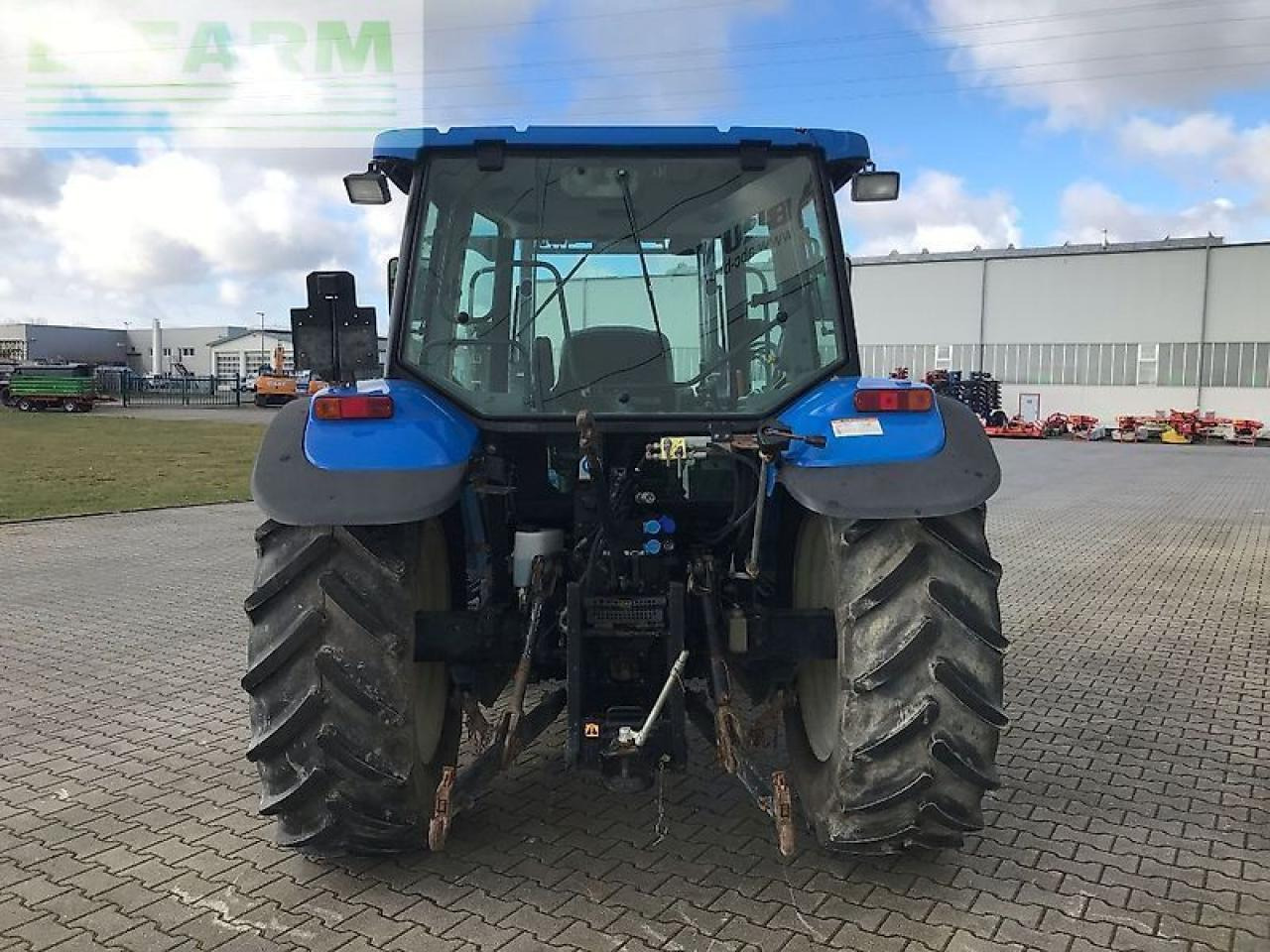 New Holland tl 90 a dt A - Трактор: снимка 3 New Holland tl 90 a dt A - Трактор: снимка 3