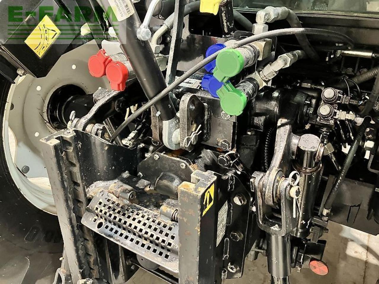 Трактор New Holland tl100a (4wd) A: снимка 10