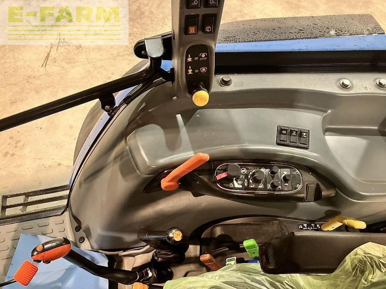 Трактор New Holland tl100a (4wd) A: снимка 13