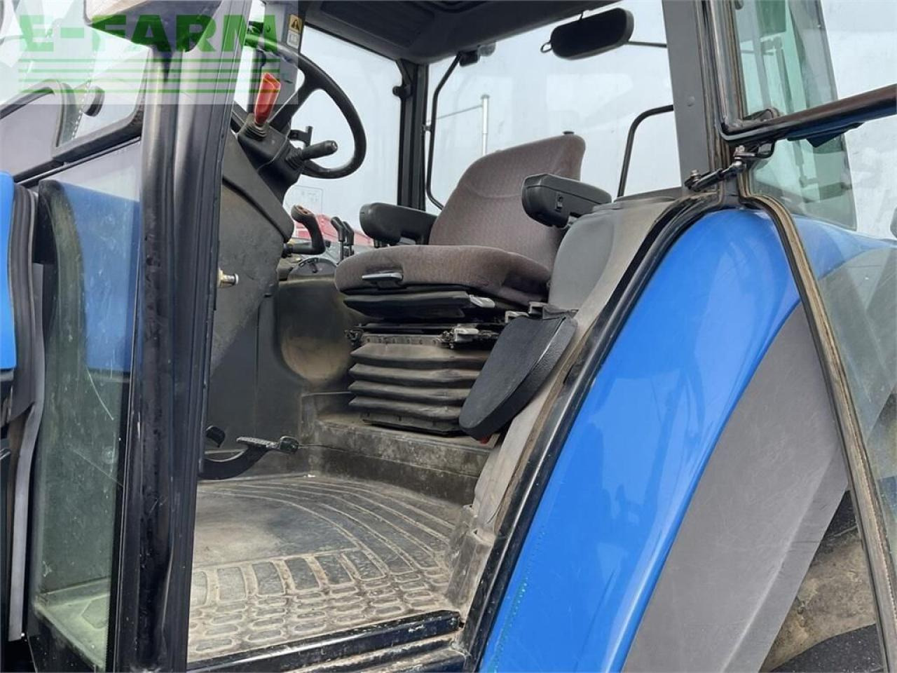 New Holland tm 150 - Трактор: снимка 5 New Holland tm 150 - Трактор: снимка 5