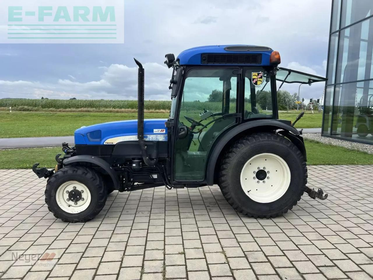 New Holland tn 95 na - Трактор: снимка 3 New Holland tn 95 na - Трактор: снимка 3