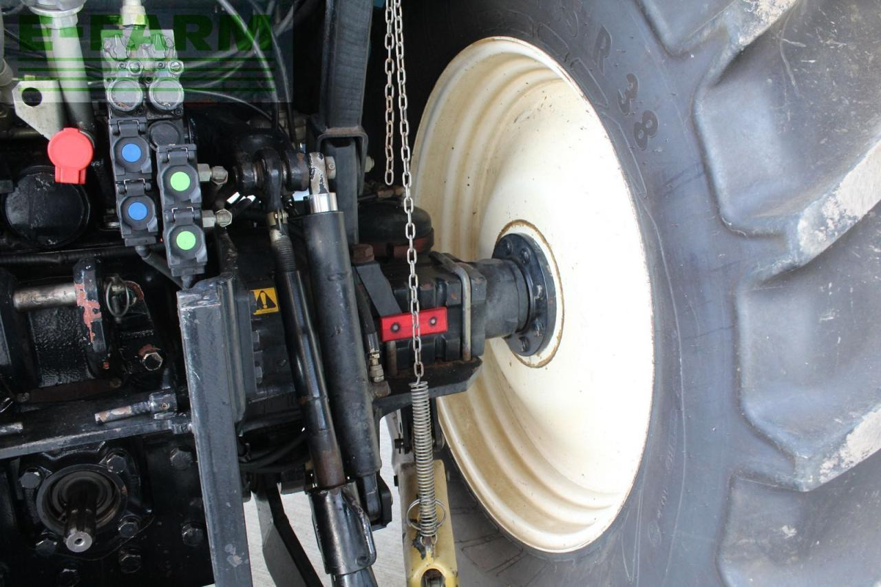 Трактор New Holland ts115: снимка 15 Трактор New Holland ts115: снимка 15