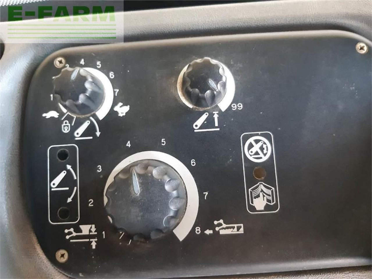 New Holland ts90 - Трактор: снимка 4 New Holland ts90 - Трактор: снимка 4